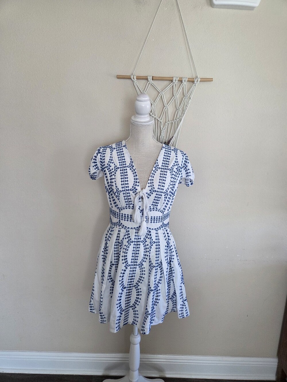 Avec Les Filles Cotton Eyelet Fit & Flare Mini Dress Size 8 NWT - Picture 2 of 13